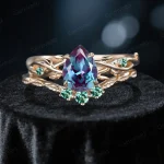 1.25ct Pear Cut Alexandrite Wedding Ring Set with Emerald Accents, Nature Inspired Twig & Leaf Design, Yellow Gold Engagement Rings for Her, Bridal Jewelry Gift