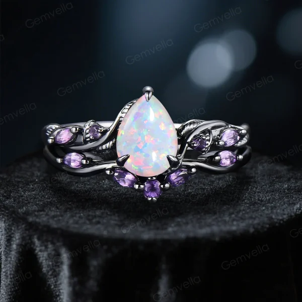 Nature-Inspired Engagement Ring Set: 1.25ct Pear-Cut Amethyst in Black Gold, Twig Vine Design